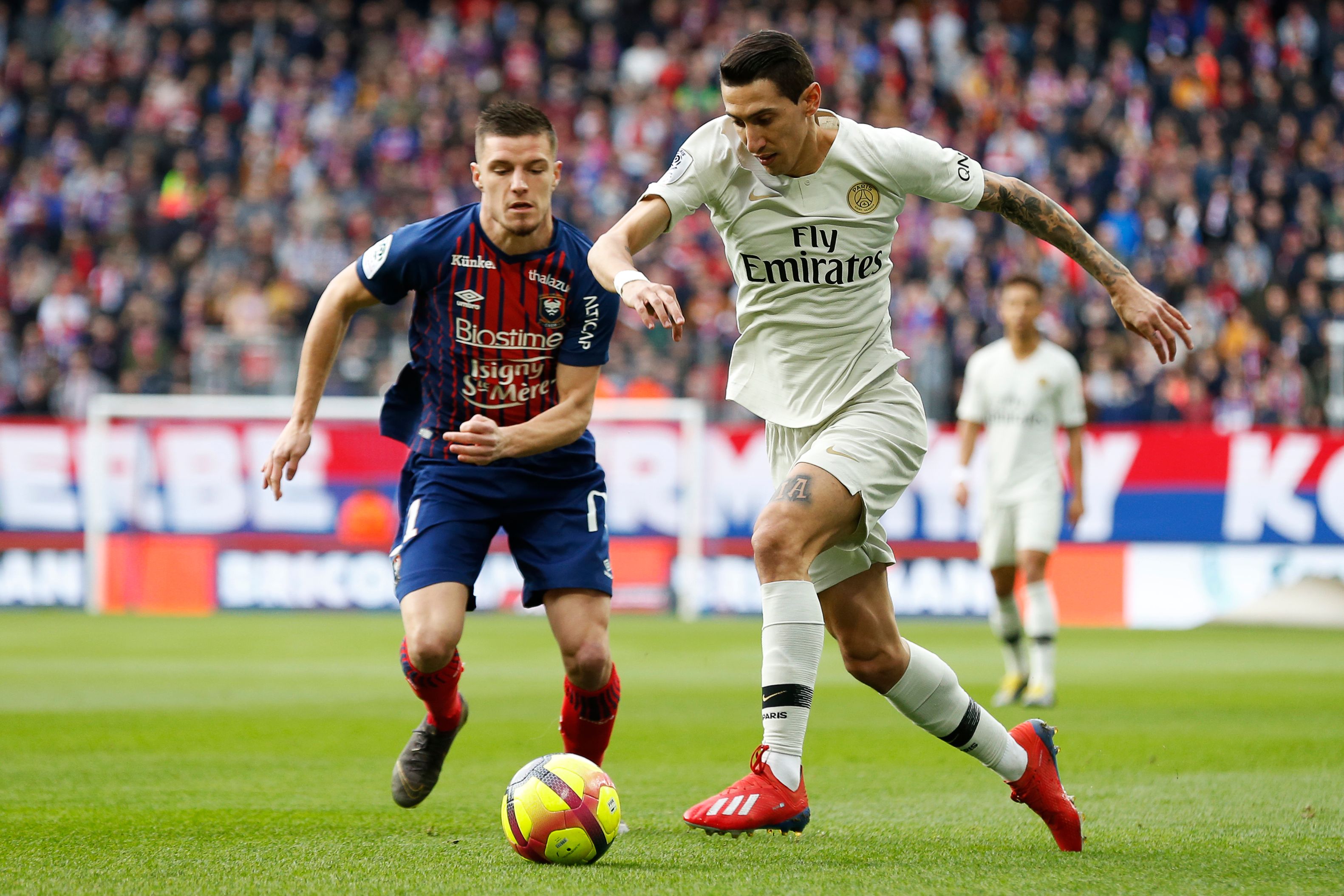 “举重之乡”托举生命重量 一份特殊“伴手礼”递出城市暖心名片（举重之乡托起生命之重，特别伴手礼递出城市温情名片）