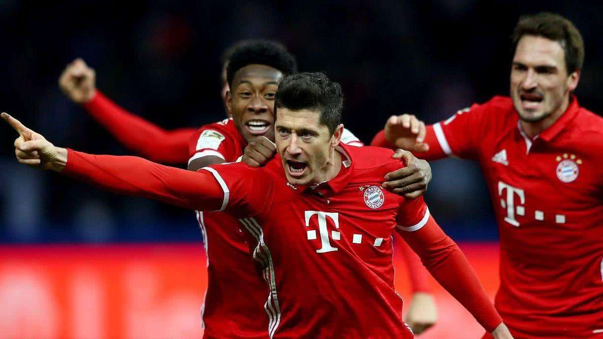 11球5助惊艳一赛季！王钰栋获2025年中超最佳青年球员（凭借11球5助的高光数据，王钰栋荣膺2025中超最佳青年球员）