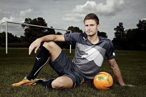 独造三球！官方：哈兰德当选曼城3-0西汉姆联最佳球员（哈兰德包办三球，官宣当选曼城3-0西汉姆之战全场最佳）