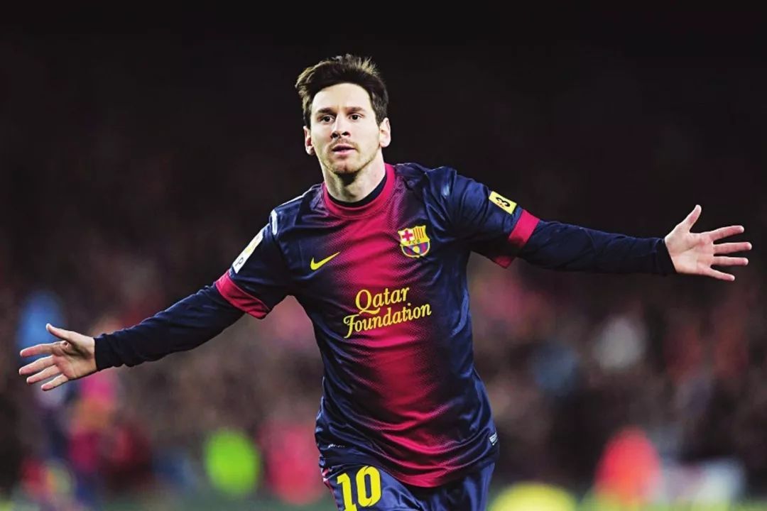 孔帕尼：逆转困境的精神很重要，迪亚斯总能在混乱中创造可能（孔帕尼：逆风翻盘靠精神，迪亚斯总能乱中生机）