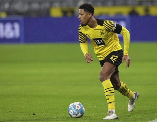 荷甲半场：罗兹破门，拉姆斯失良机，特温特客场1-0费耶诺德（荷甲半场战报：罗兹建功、拉姆斯失机，特温特客场1比0领先费耶诺德）