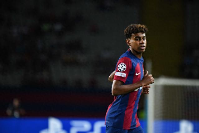 曼联拉什福德末段绝杀狼队（拉什福德压哨绝杀，曼联险胜狼队）