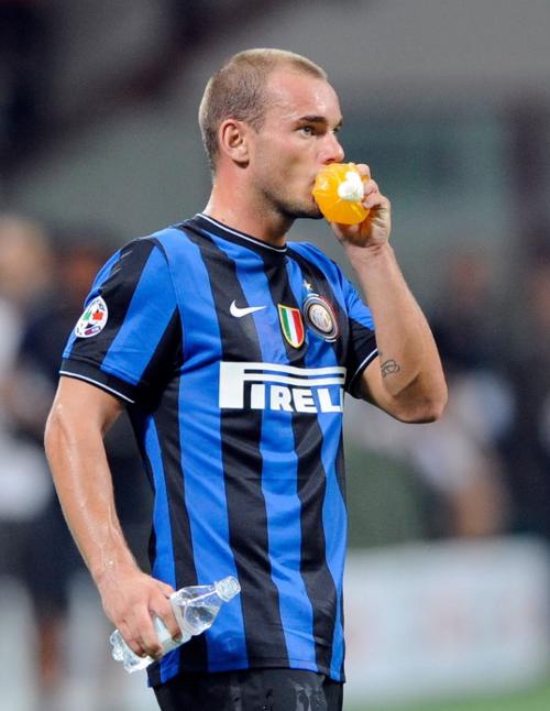 拜仁已连续19场联赛进球2+，有望追平自己保持的德甲纪录（拜仁联赛已19场至少进两球，剑指追平其保持的德甲纪录）