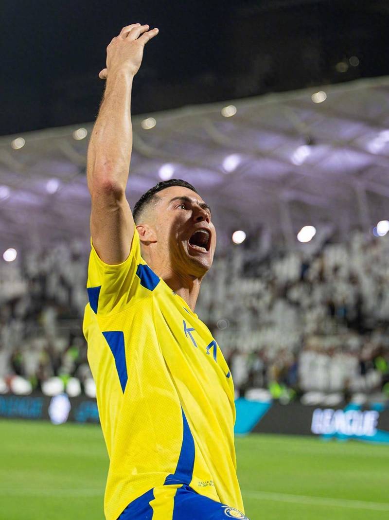 詹姆斯球队单场两人同砍35+，首次他不是其中之一（詹姆斯所在队单场两人同砍35+，生涯首次他非其一）