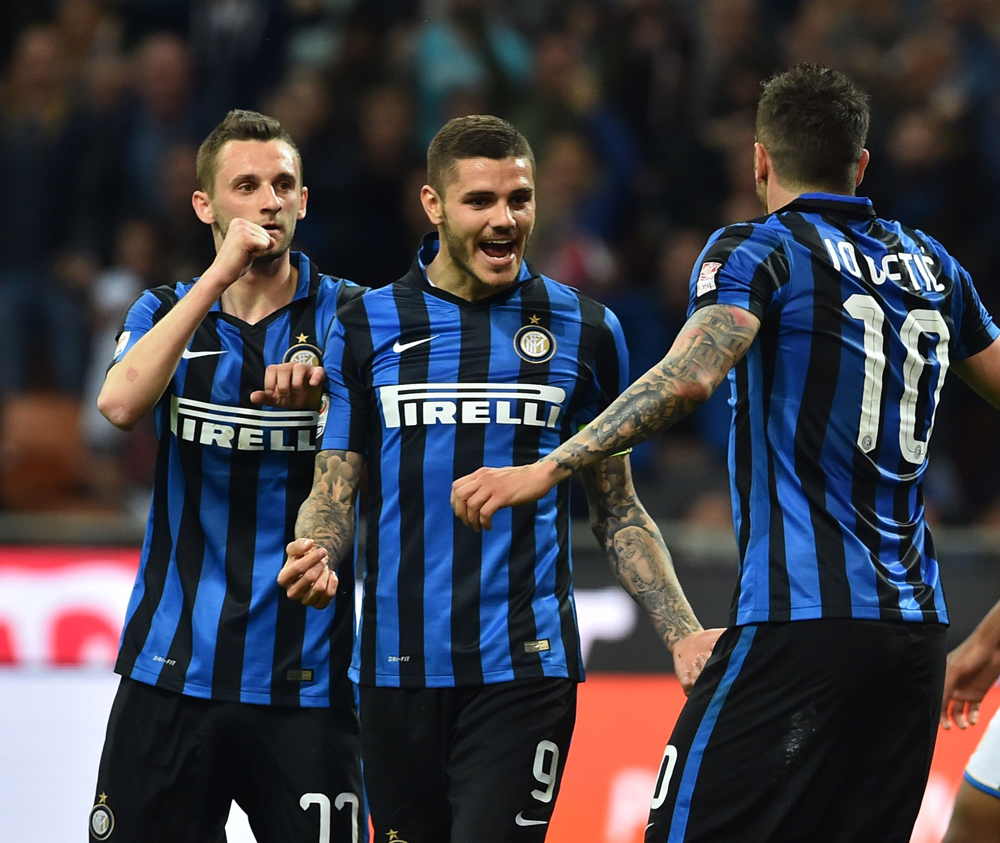 热议U22男足输越南：五后卫+偏哨都输了，非要国际日去忙全运（U22男足不敌越南引热议：五后卫失灵、判罚存争，偏在国际日分心全运）