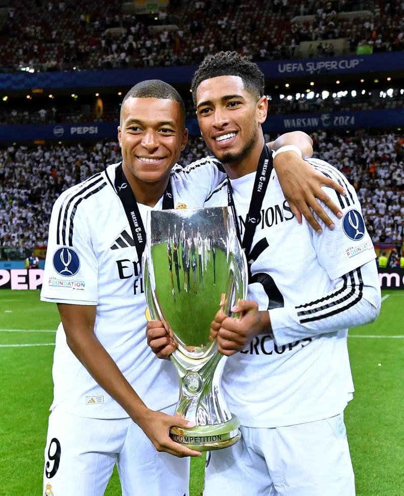 篮球盛宴已就位！主场门票火热在售（篮球盛典燃情开战，主场门票火爆抢购中）