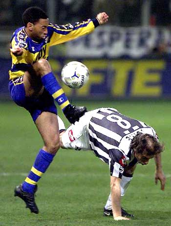 森林狼vs凯尔特人前瞻：布朗出战成疑，森林狼力争终结连败（凯尔特人战森林狼前瞻：杰伦·布朗出战成疑，狼队力争止连败）